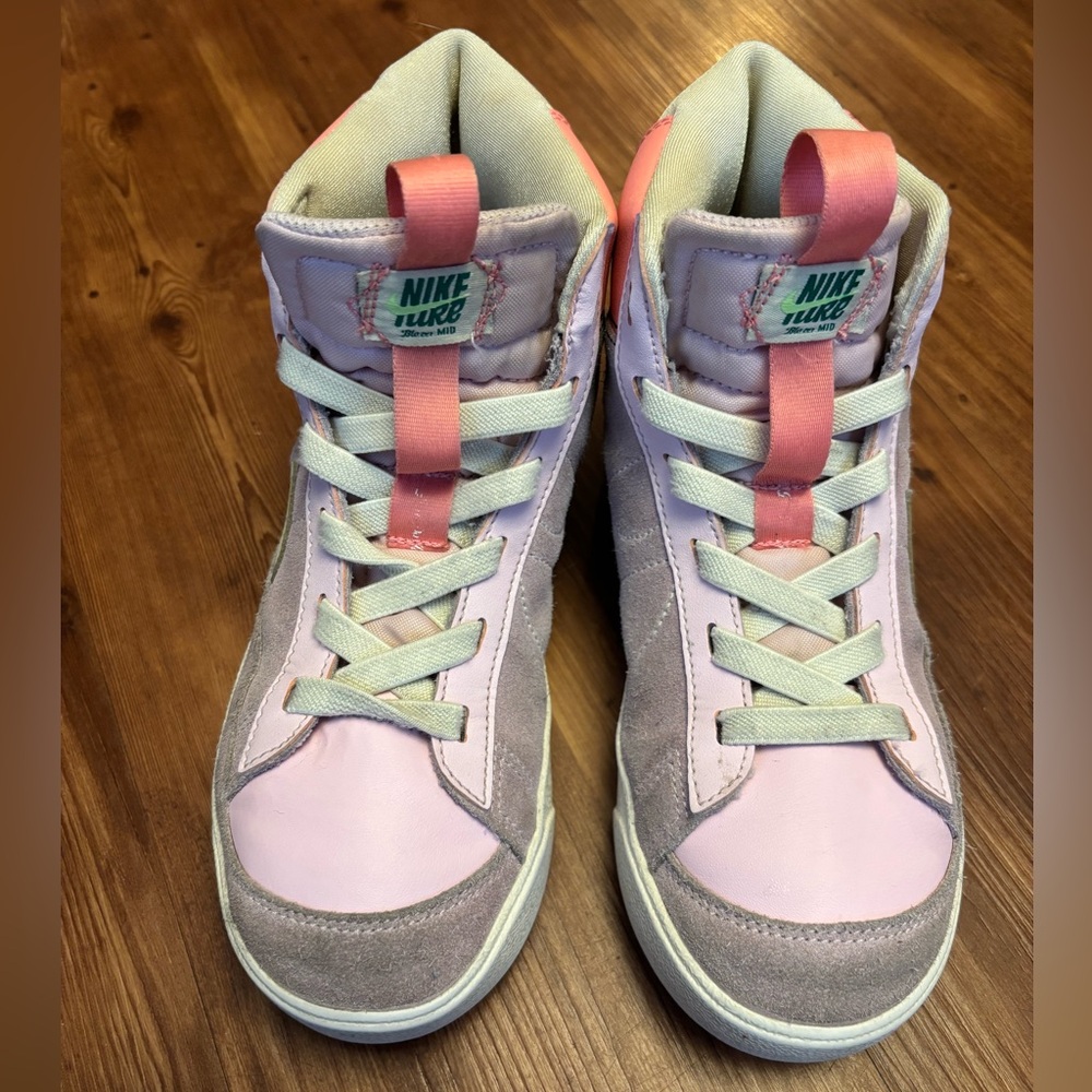 Nike High-Top Blazer Mid Sneakers - Pink and Gray